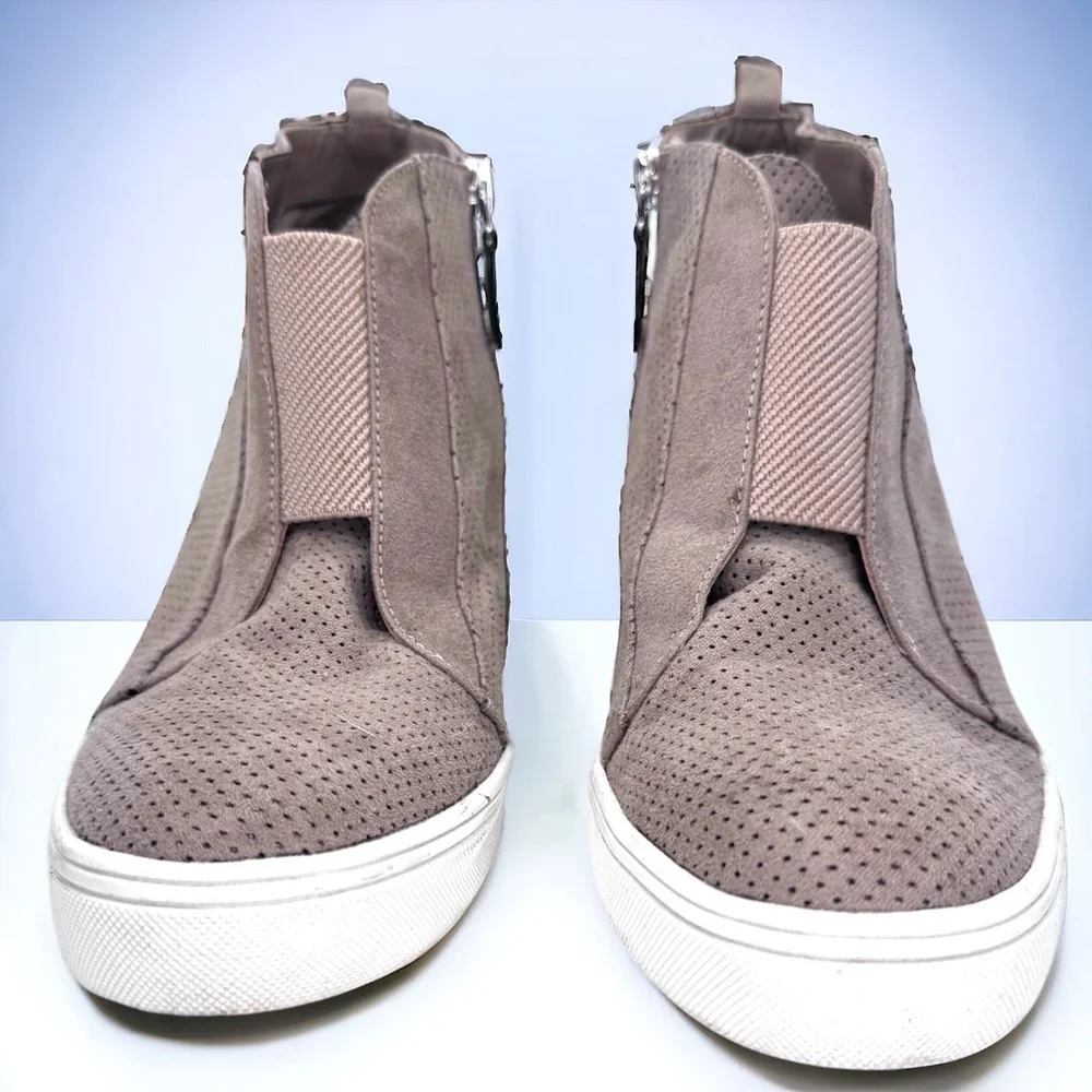 MIA Arianna Wedge Sneakers Womens 8.5 Taupe Suede Hidden Heel Shoes NWOB